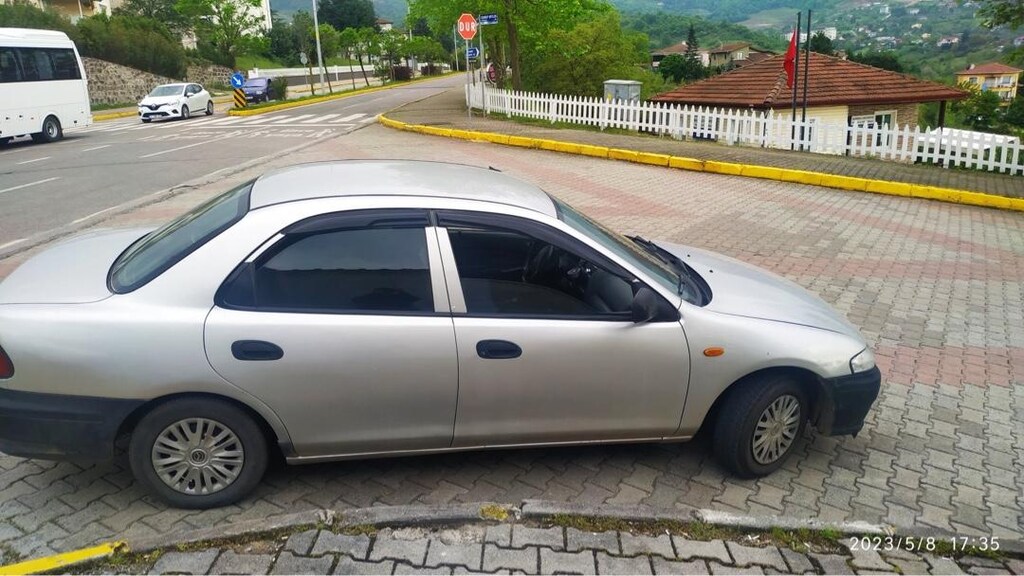 Mazda 323 familya - 3