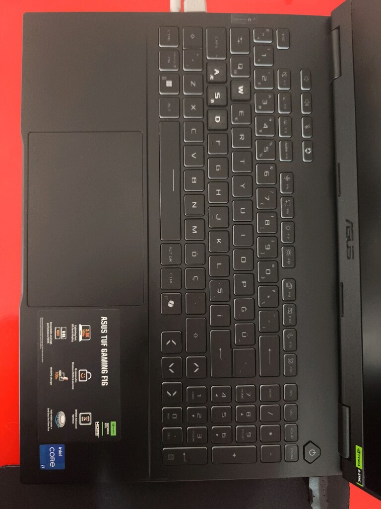 ASUS TUF F16 GAMING | RTX5070 | i7 | 14650HX | 1 TB SSD | 32 GB RAM - 9