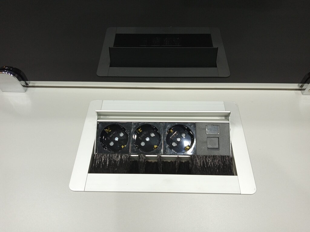 ATOM OFİS- SES YALITIMLI DATAPORTLU 4'LÜ MDF WORKSTATION (SIFIR) - 5