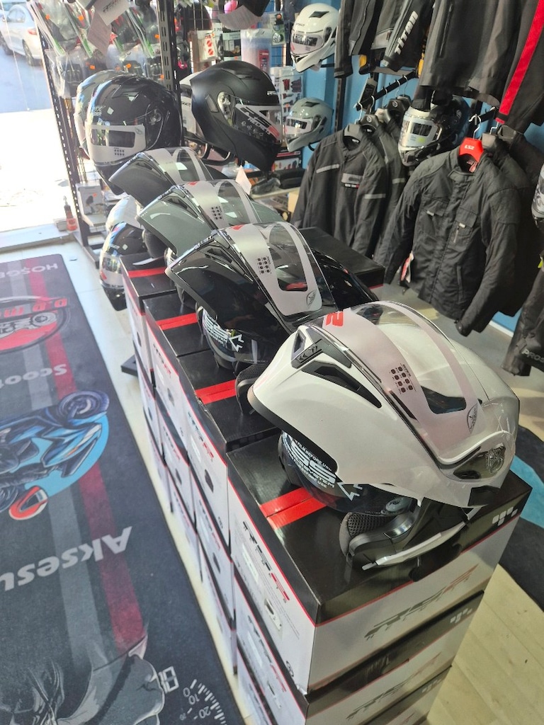 Açılır Çene Güneş Vizörlü Uygun Kask - 4