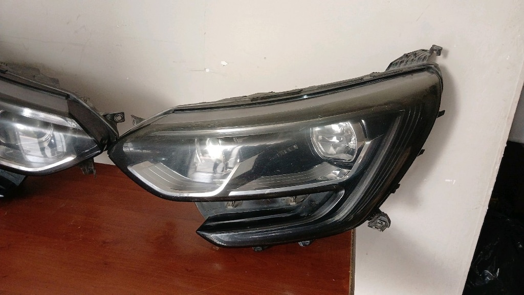 RENAULT MEGANE 4 TOUCH SAĞ SOL FAR ORJİNAL ÇIKMA KARGO OLUR DOLU - 3