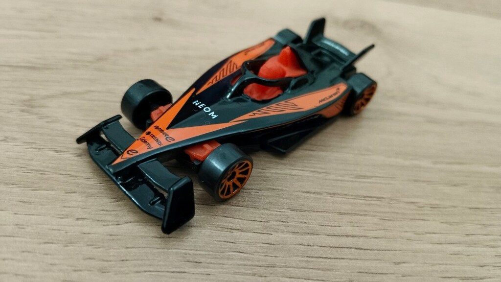 10 adet Hot Wheels Araba - 8