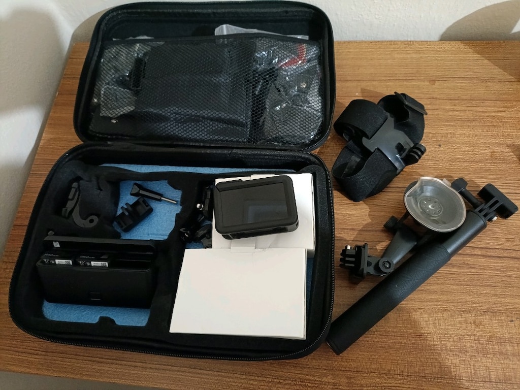 DJI Osmo Action 5 Pro Adventure Combo - 2
