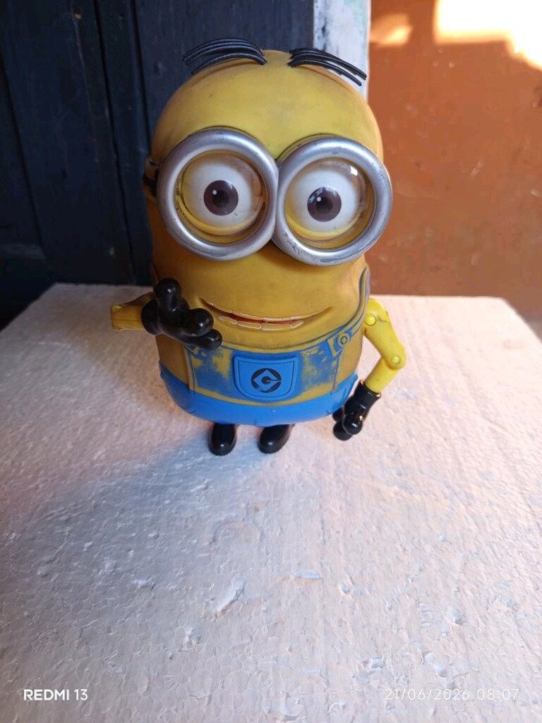 Minions Bob Aksiyon Figürü - 6