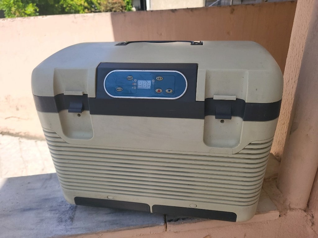 ARAÇ İÇİN YAT TEKNE İÇİN 12 VOLT 24 VOLT MİNİ BUZDOLABI. MARKA İGLO - 8