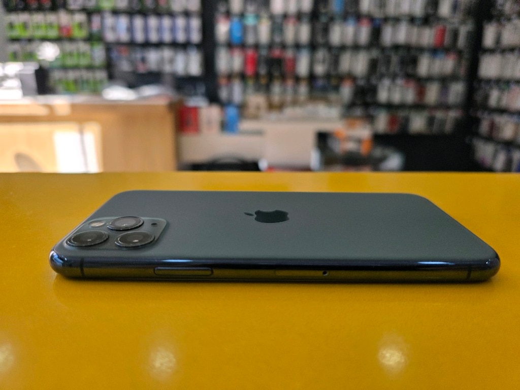 iPhone 11 Pro 64GB. Hatasız. Yeşil Renk. Pil:100 - 4