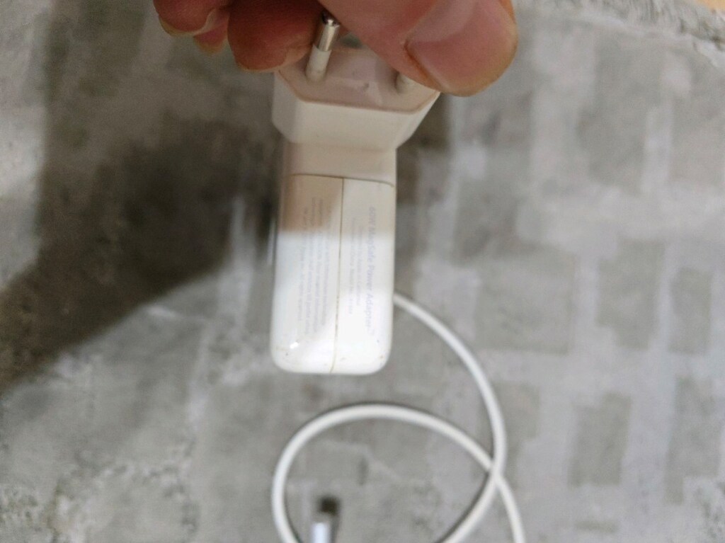 Apple magsafe 65 watt adaptör - 2