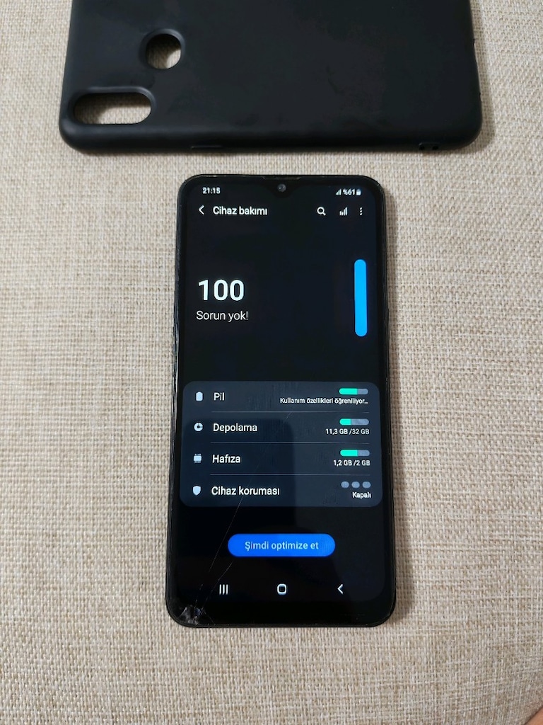 Samsung A10s 32gb camında çatlak var kullanıma engel değil son1000tl - 3