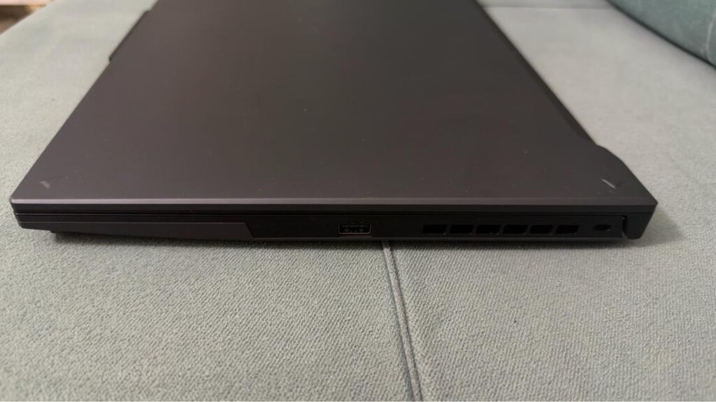 ASUS A16 AMD Ryzen 7 ve ekran kartı 4050 Laptop 16gb ram - 3