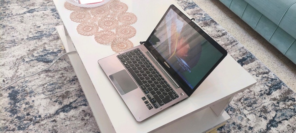 SAMSUNG ULTRABOOK..13.3 DOKUNMATK_ İ5 _6GB RAM_2gb ek_Ssd_metal kasa - 3