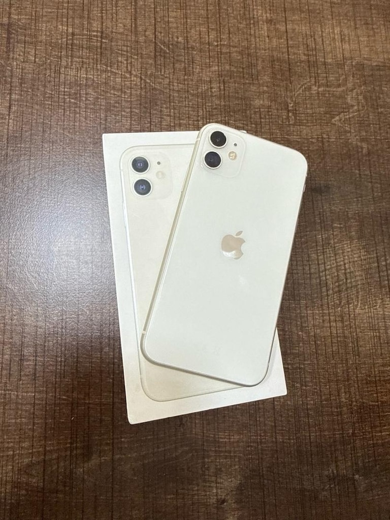 İPHONE 11 BEYAZ 128 GB HATASIZ YURTİÇİ KUTULU FATURALI. PİL SAĞLIĞI 88 - 11