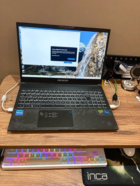 Monster Abra A5 V20.4 RTX 4050 / 16GB RAM / Hediyeli