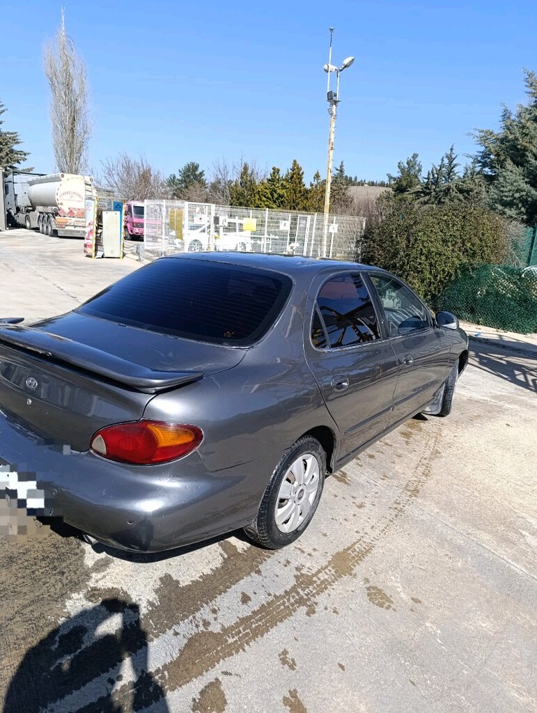 Hyundai Elantra - 5