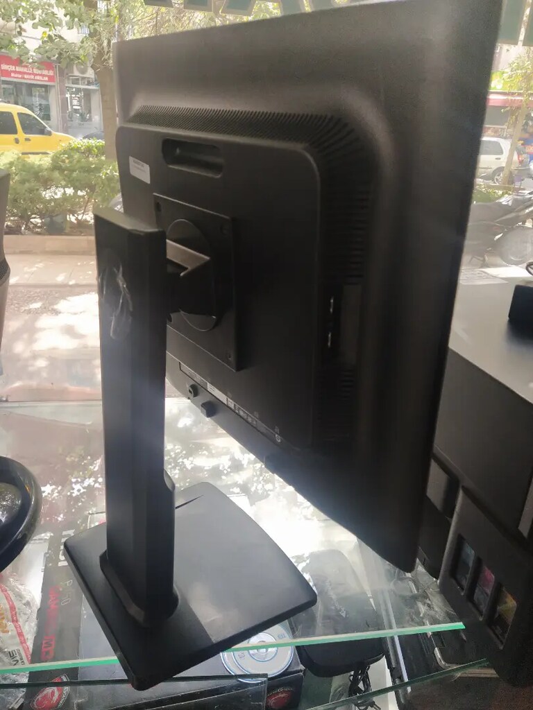 19 inç kare monitör VGA dvi display girişli - 2