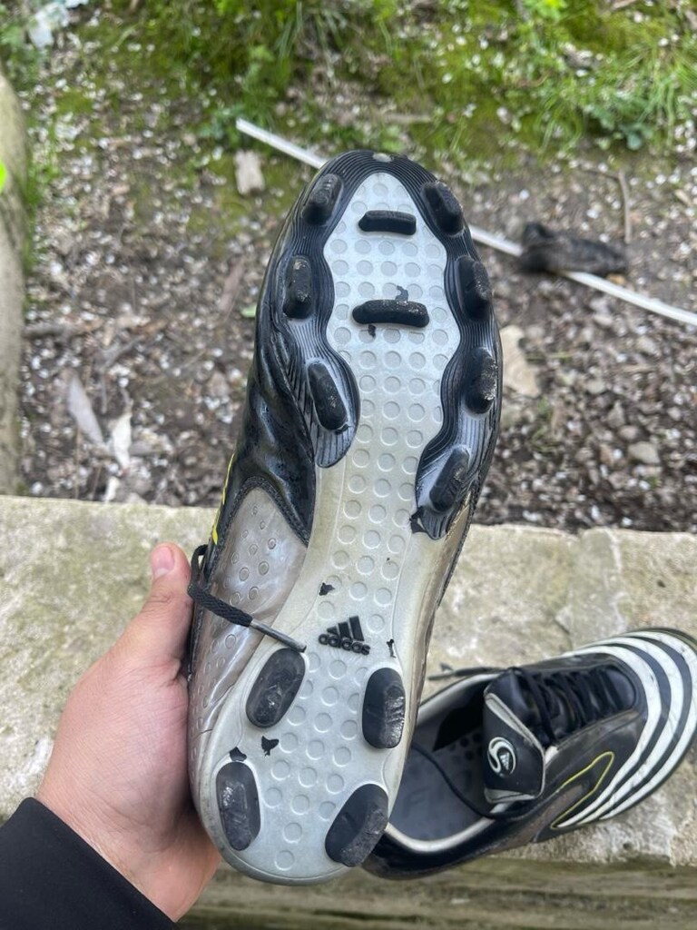 Adidas F10 Krampon 41 numara - 4