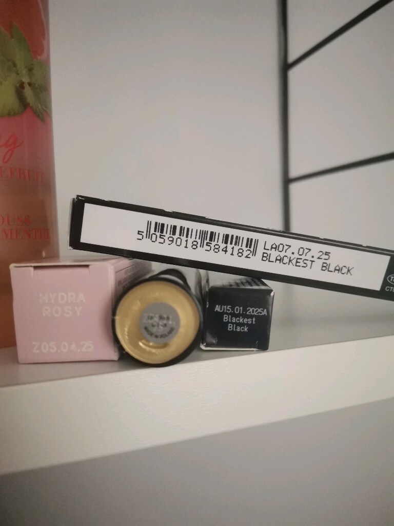 Avon Attraction Kadın Parfüm ve kozmetik içeren set - 3