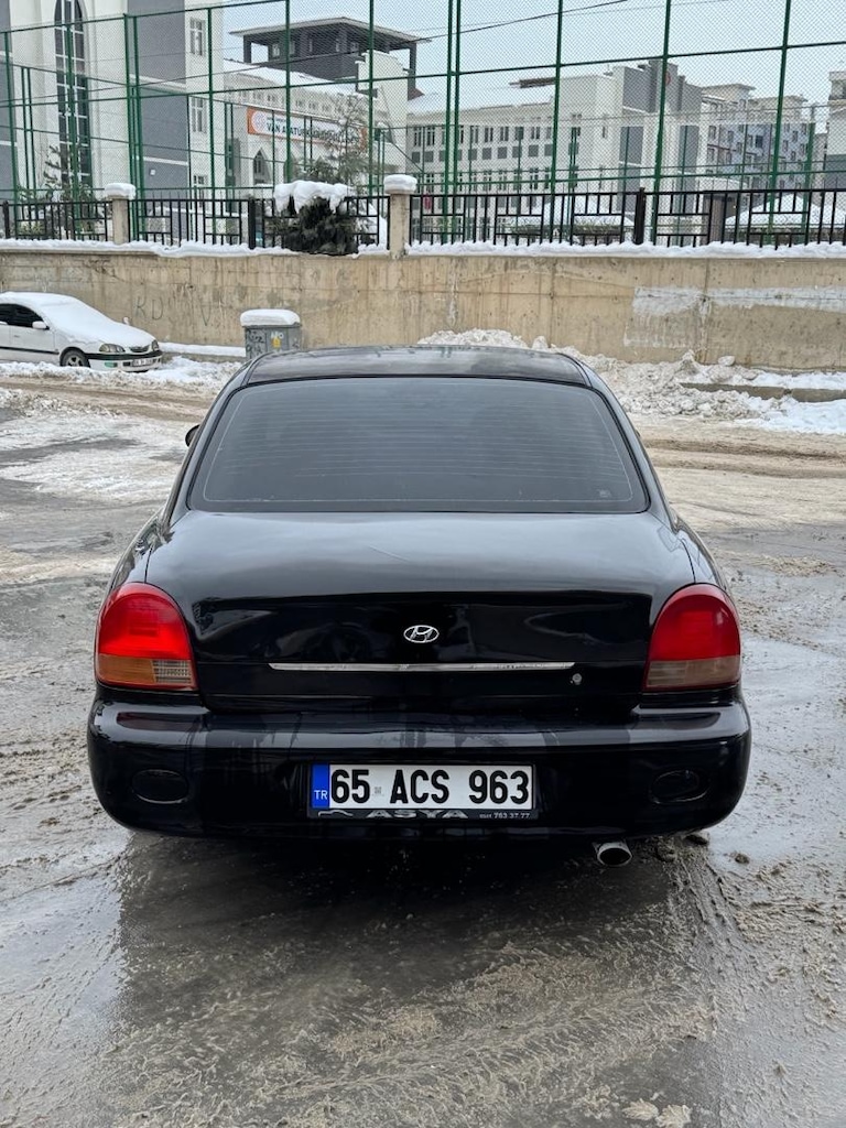 Hyundai Sonata 2.0 GLS - 3