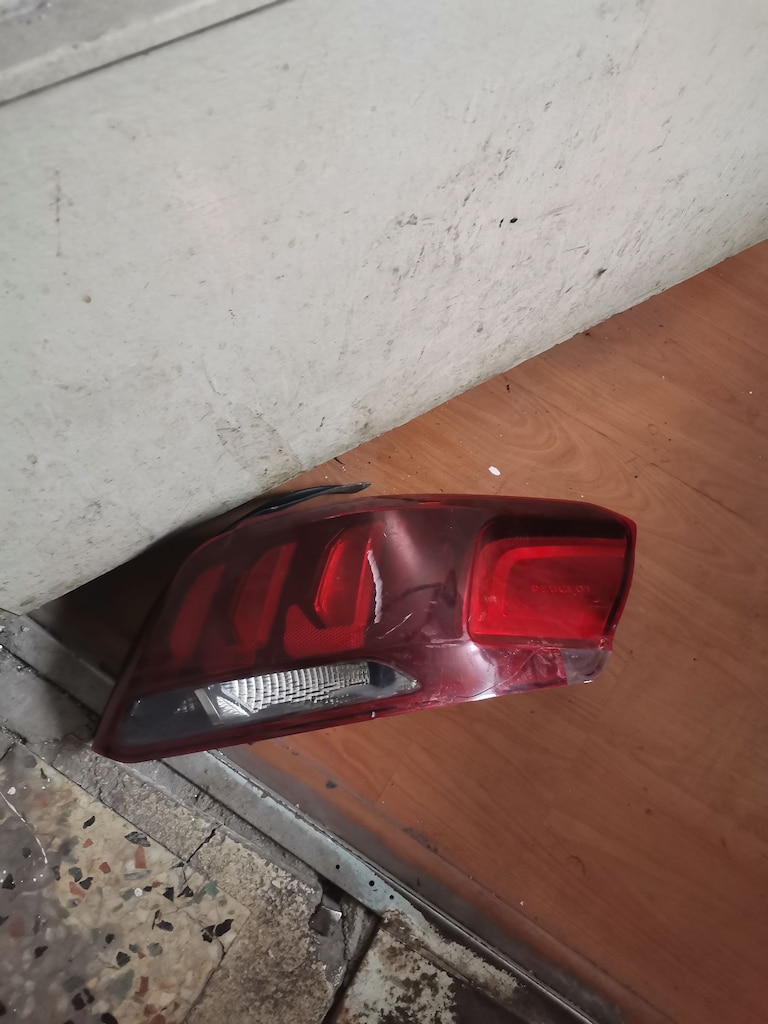 PEUGEOT 301 SAĞ STOP ORİJİNAL - 3