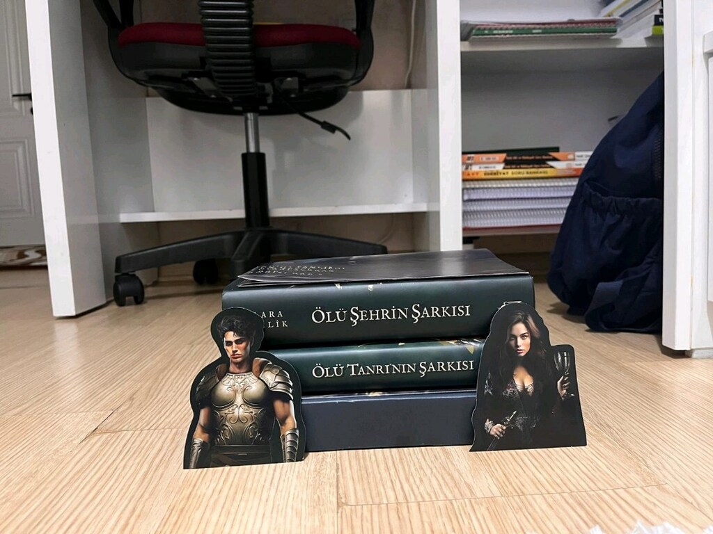 Ölü Tanrının Şarkısı Kitap Seti - 3