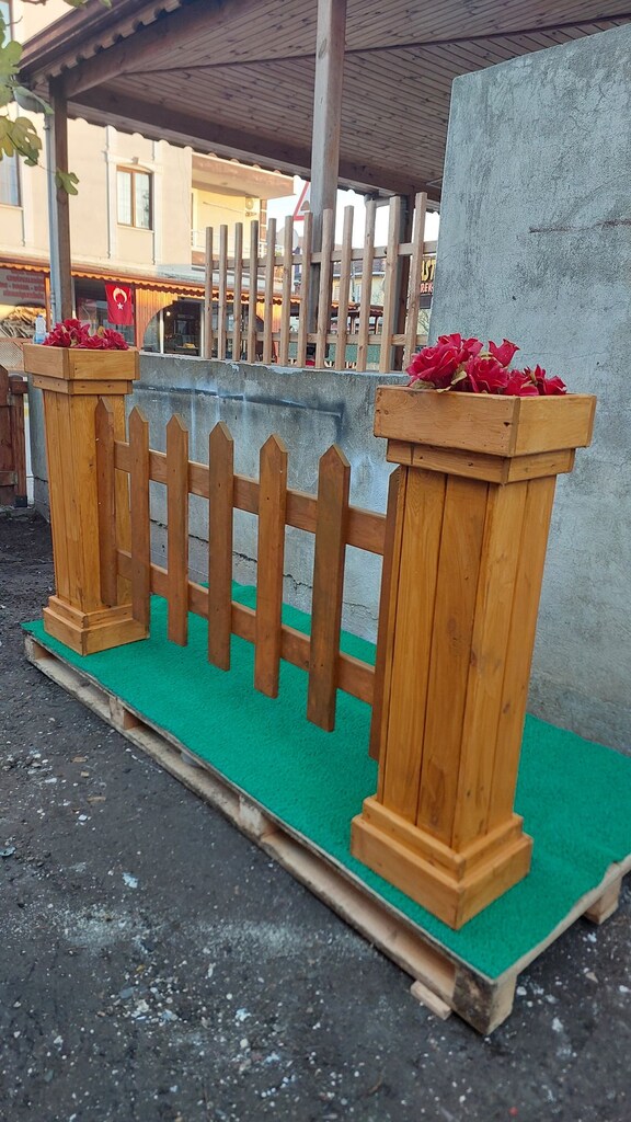 Ahşap bahçe çit ve saksı - 3