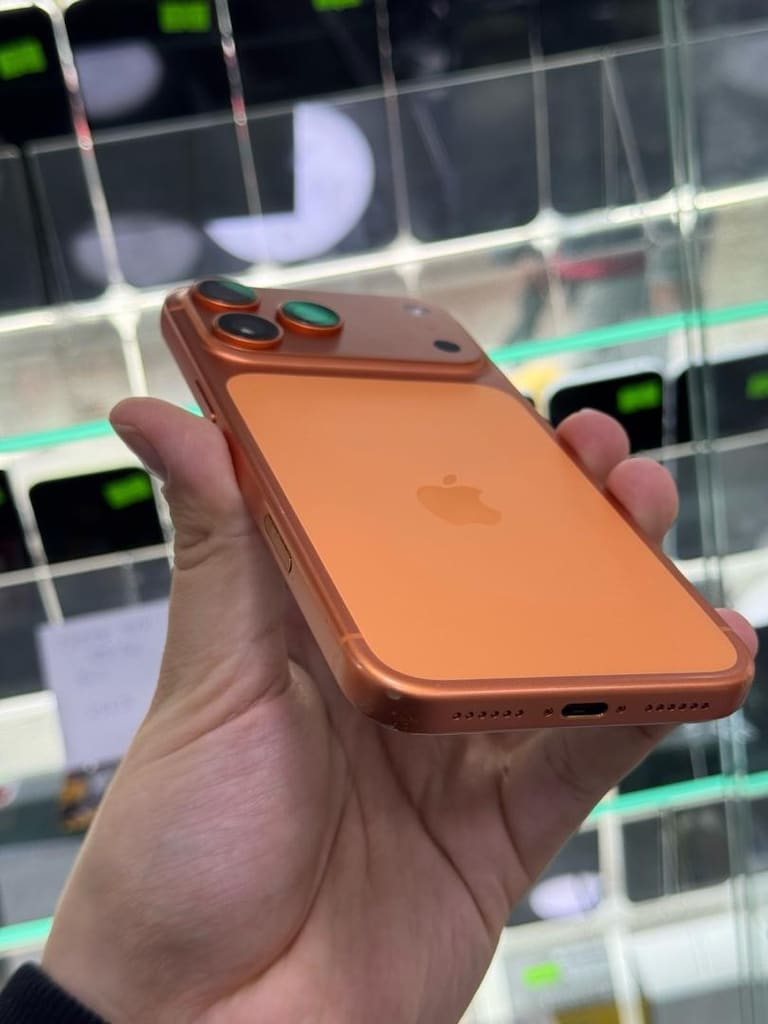 2 AY KULLANIM İPHONE 17 PRO MAX - 5