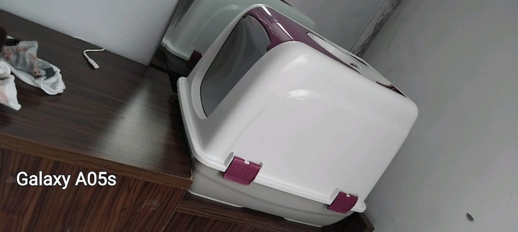 Kedi tuvaleti yanında yarım torbadan fazla koku yapmayan kumuda mevcut - 2