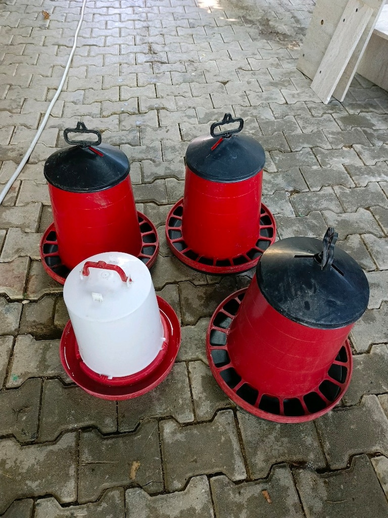 3 tane yemlik 2 tane suluk komple toplu verilecektir - 3