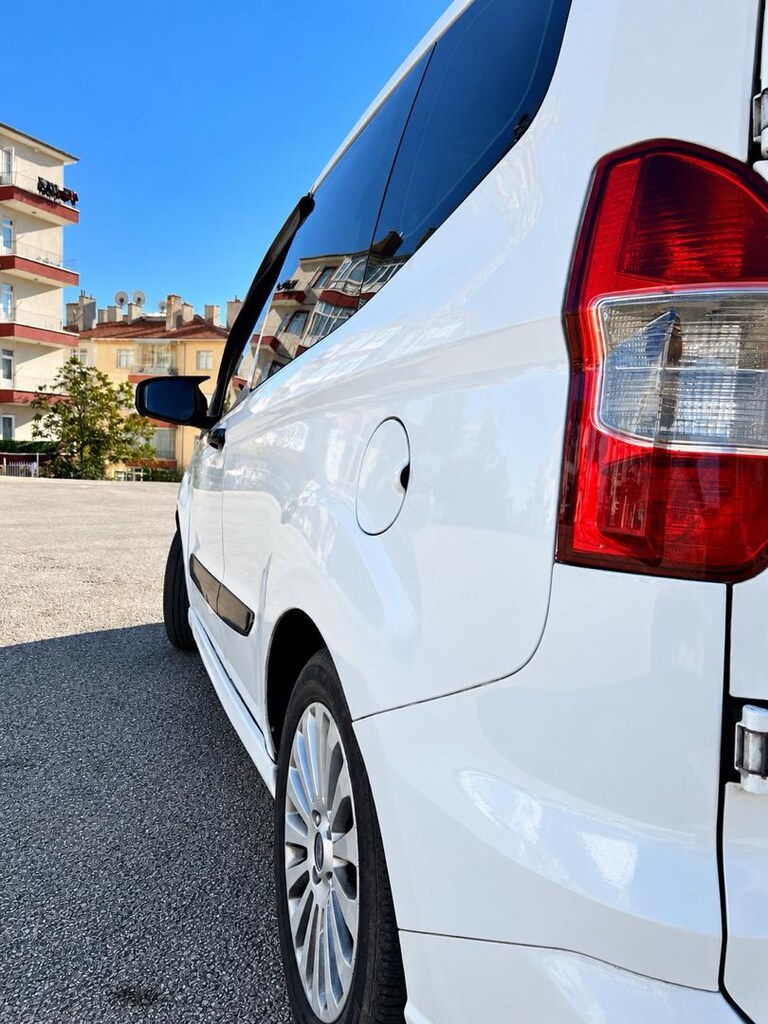 SAHİBÜNDEN AİLE ARACI TEMİZ SIFIR MOTOR - 11
