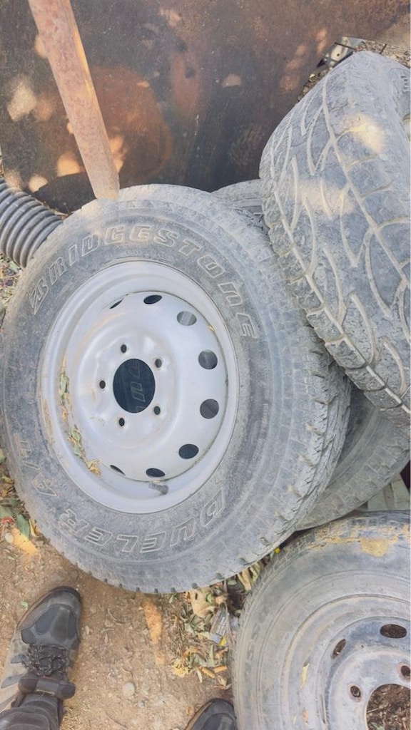 lada niva jant 3 adet 5x139.7 16 - 2