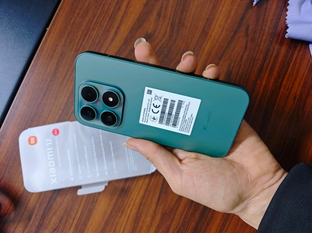 Xaomi 17 Sıfır Şekilde Son Teknoloji 512 GB 24 Ram - 2