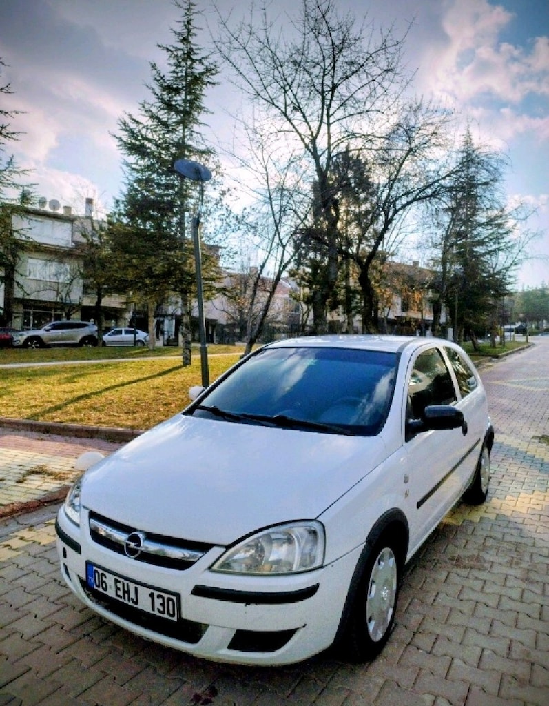 Araba -Opel Corsa C -2005- Beyaz 1.3Cdti - 2