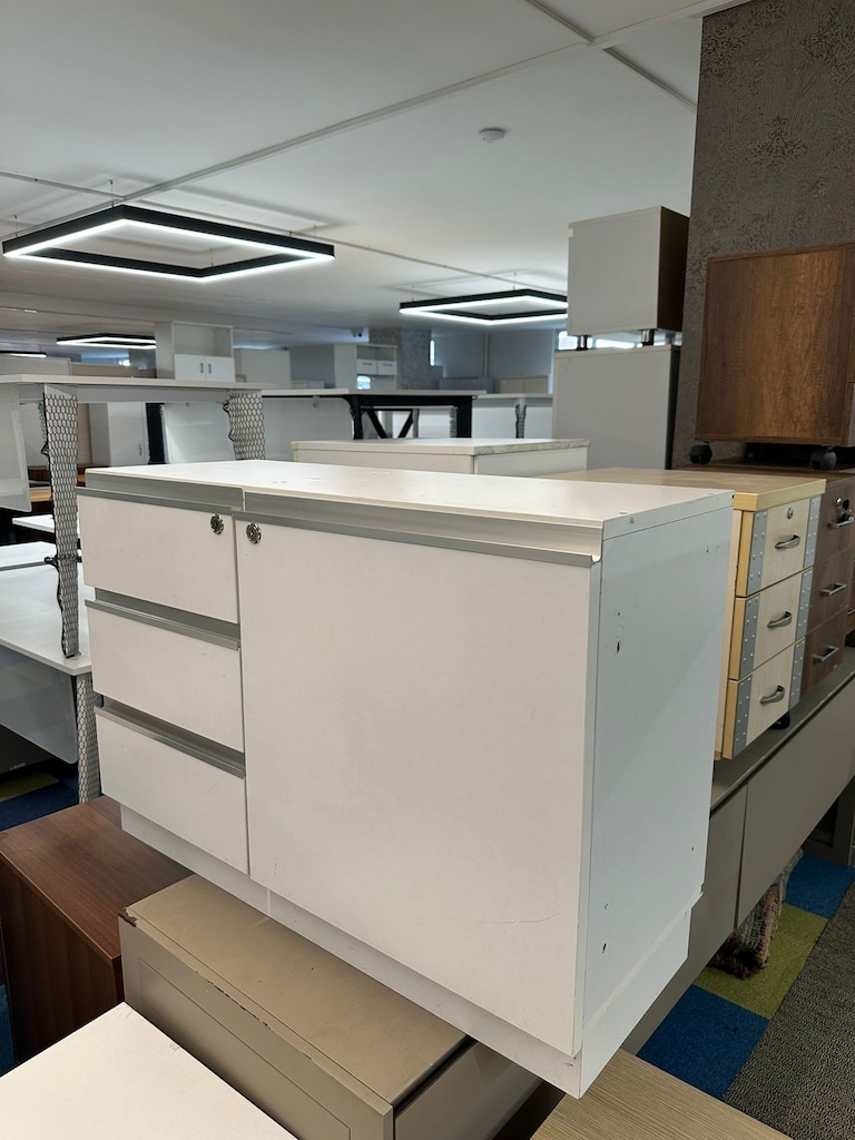 KLAS OFİS ÜSKÜDAR 85x32 BEYAZ KESONLU DOLAP İKİNCİ EL - 3