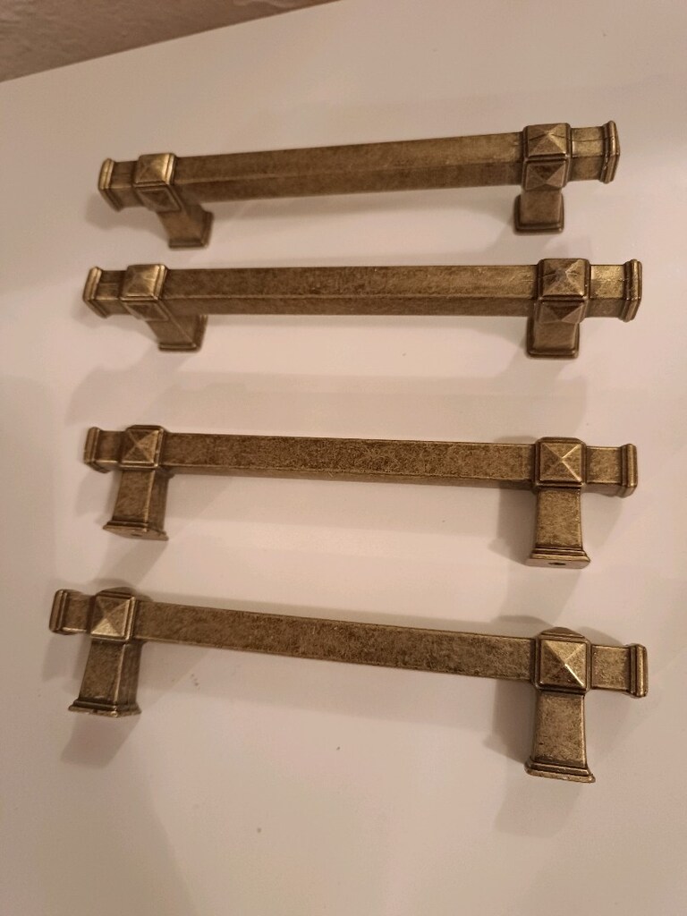 PORSELEN DOLAP ÇEKMECE KULPLARI - 10