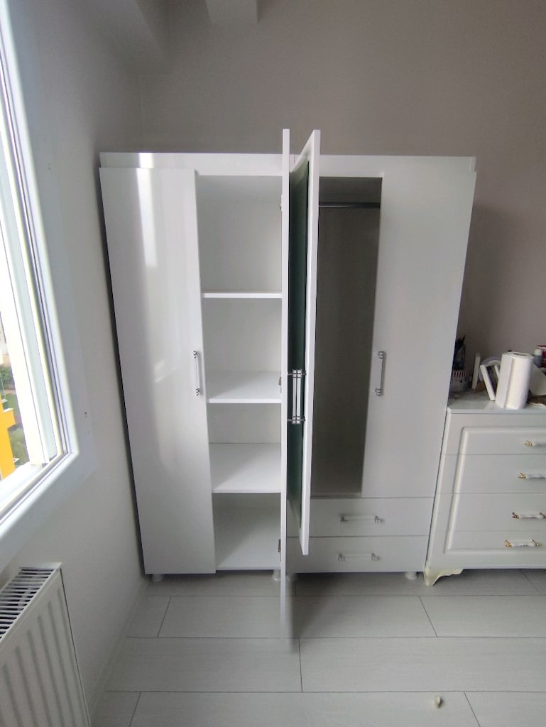 4 kapaklı elbise dolabı - 2