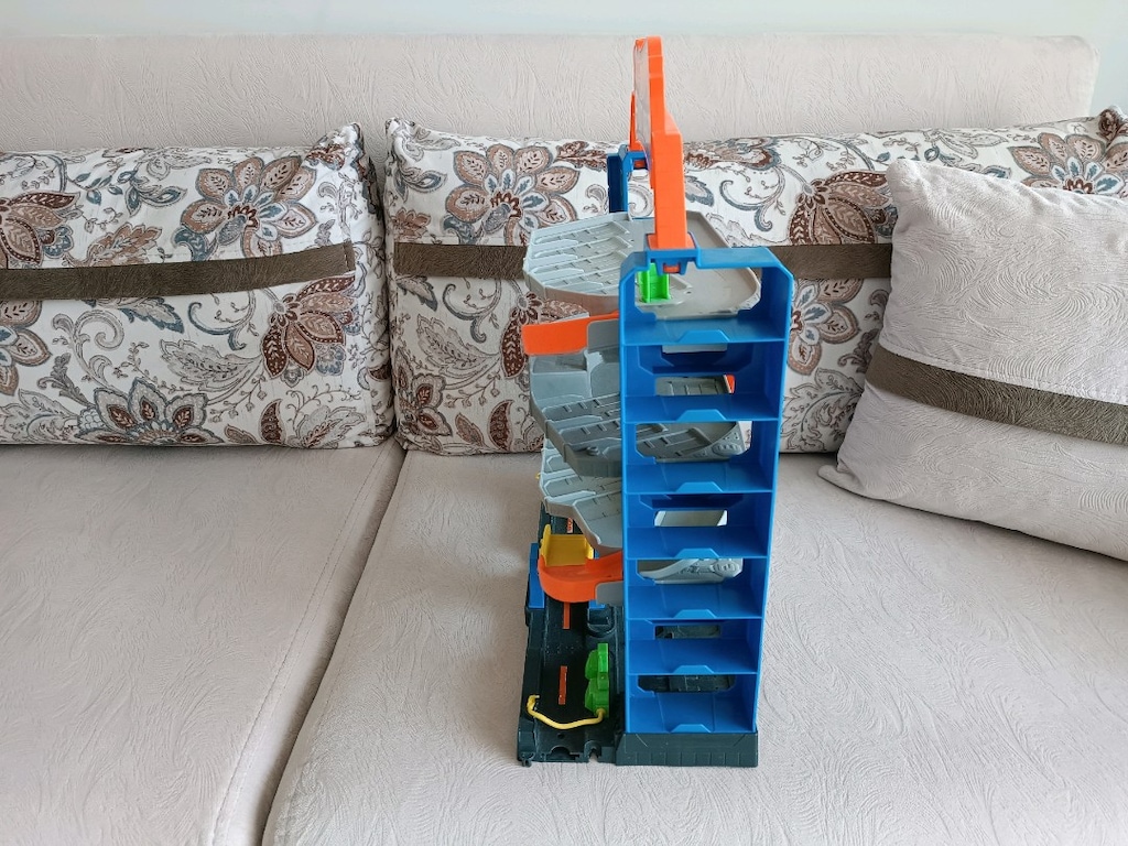 HOT WHEELS STUNT & SPLASH CAR WASH ARAÇ YIKAMA SETİ - 2