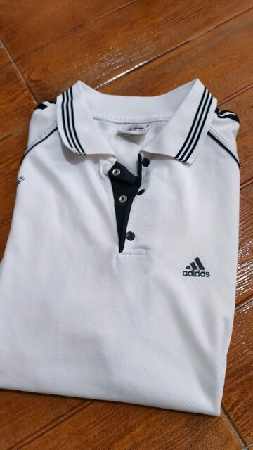 Adidas likralı tshirt.