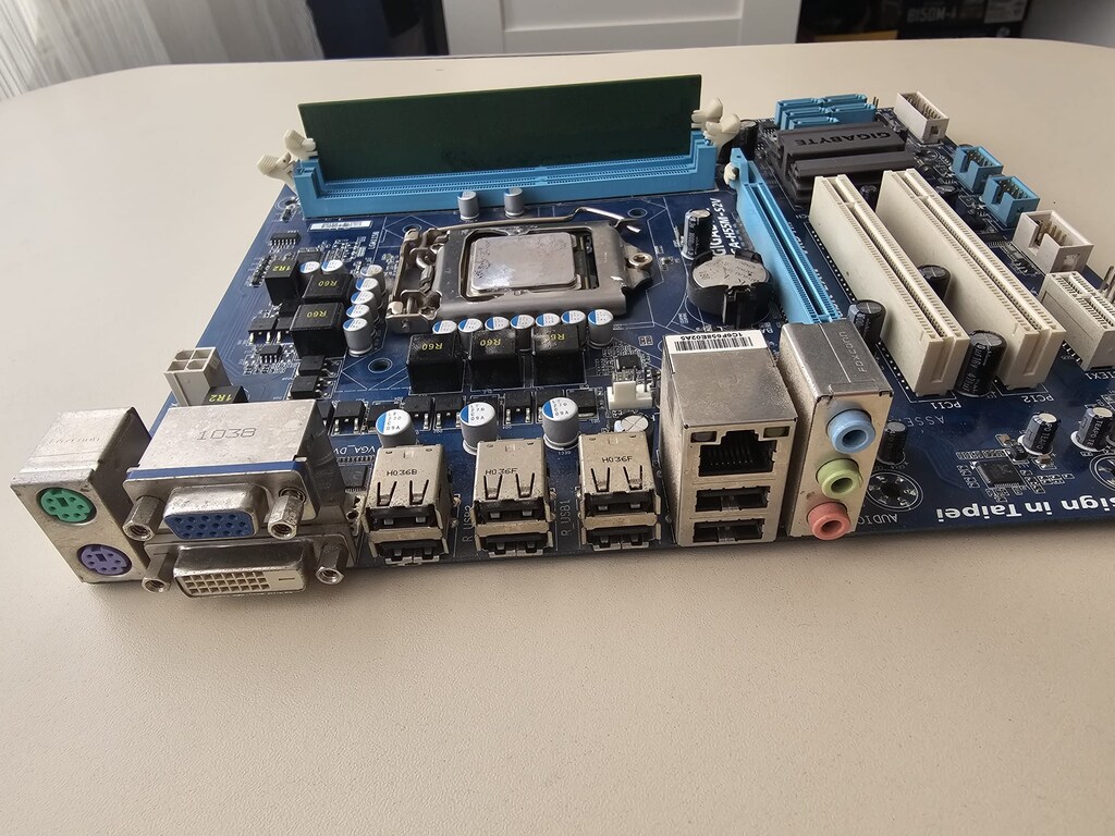 i7 işlemci - GİGABYTE ANAKART - RAM - 6