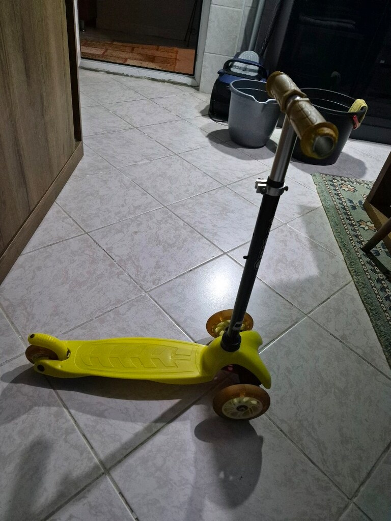 ROOKIE SARI 3 TEKERLIKLI ISIKLI SCOOTER - 3