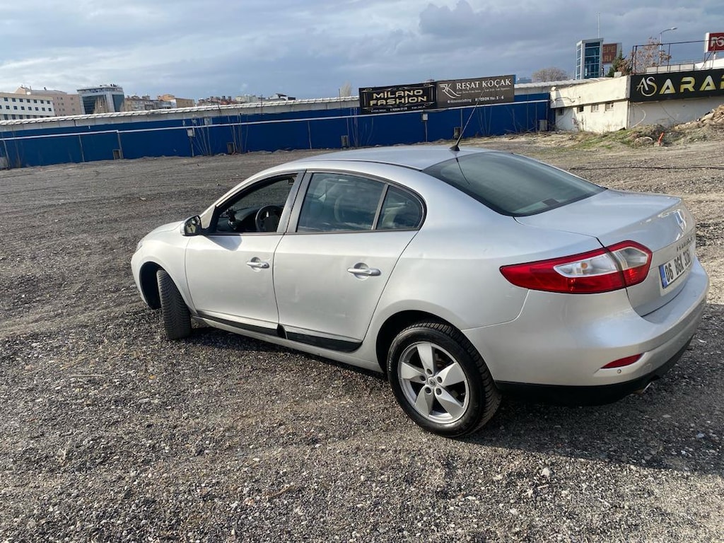 RENAULT FLUENCE extreme 1.5 dcı 110 luk otomatik - 2