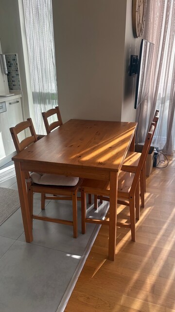 IKEA Ahşap Yemek Masası + 6 Sandalye – Masif Çam
