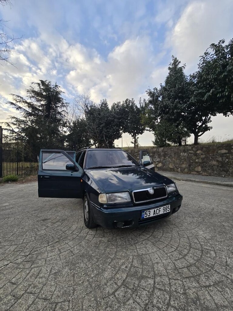 2001 Felicia - 2