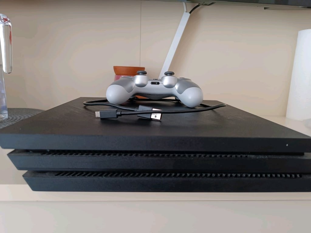 ps4 Pro - 3