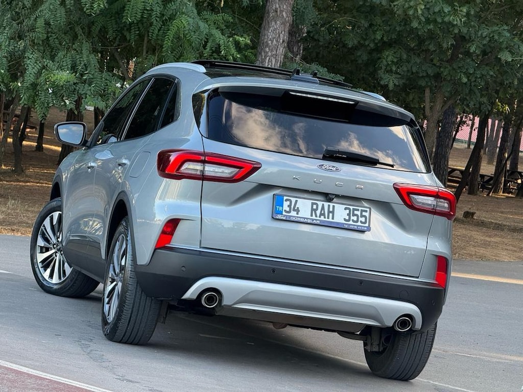 2025 model Ford Kuga 1.5 EcoBoost Titanium - 10