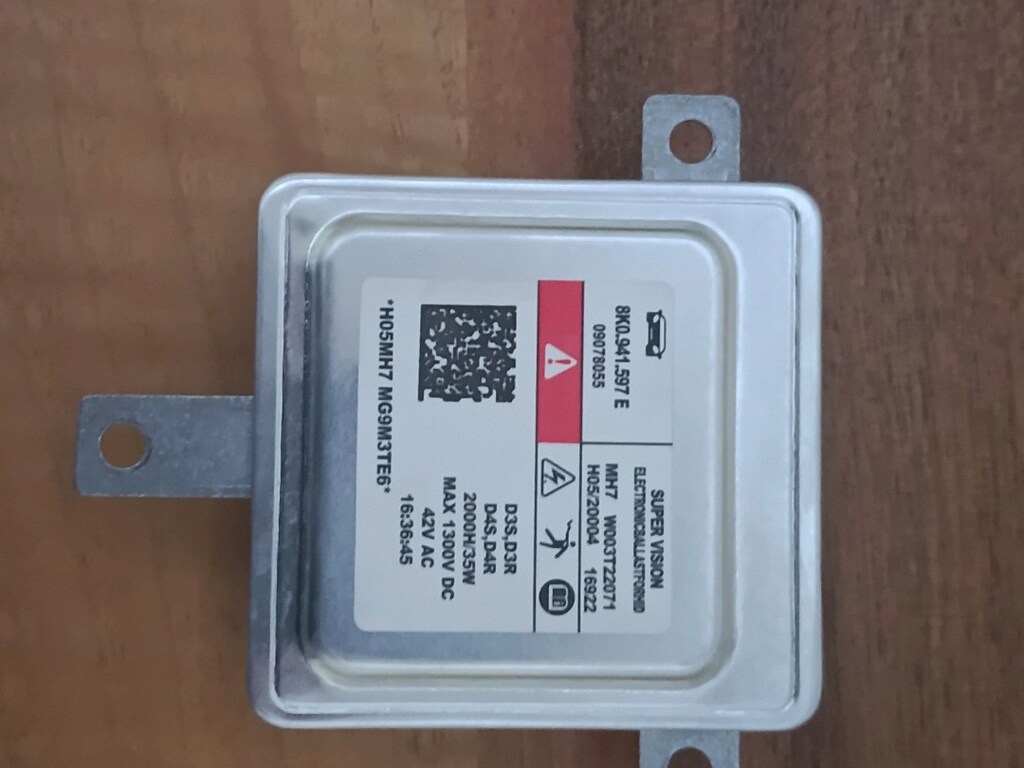 8K0 941 597 E Zenon far beyni Volkswagen audi - 2