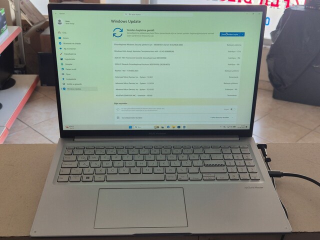 16 İNÇ DEV EKRAN ASUS VİVOBOOK KELEPİR FİYAT