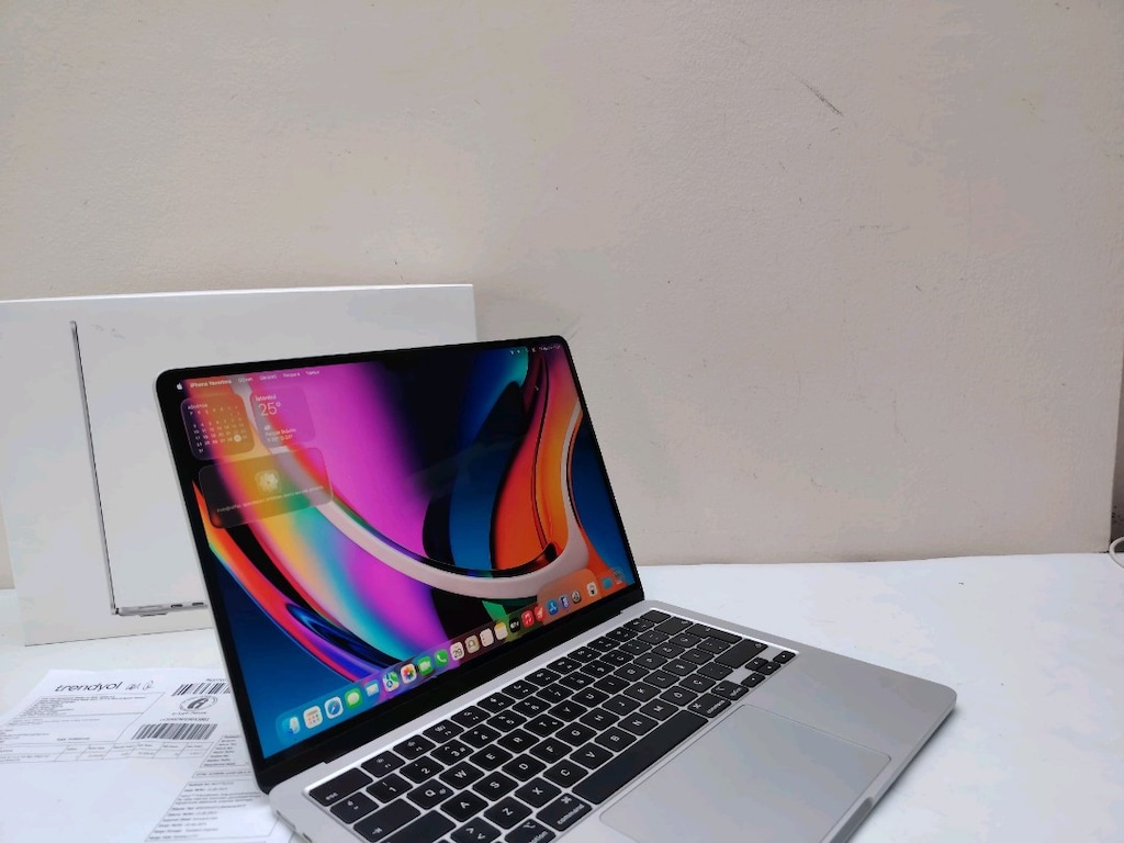 MacBook Air 2022 M2 ÇİP 8GB RAM 256GB PİL DEVRİ SADECE 44 - 7