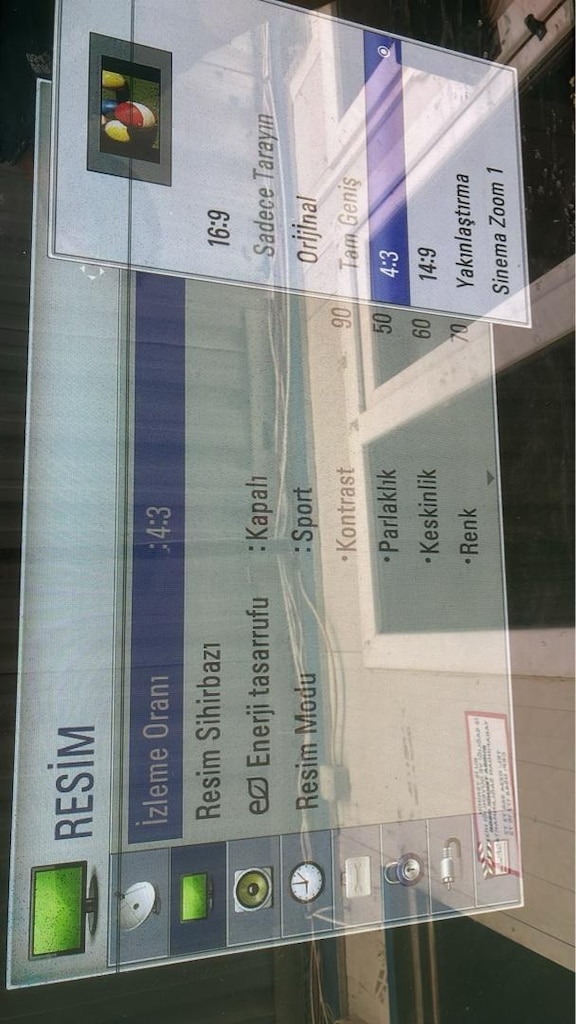 LG 50PJ550 50" HD Ready Plasma TV - 2