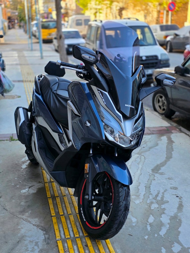 Honda Forza 250