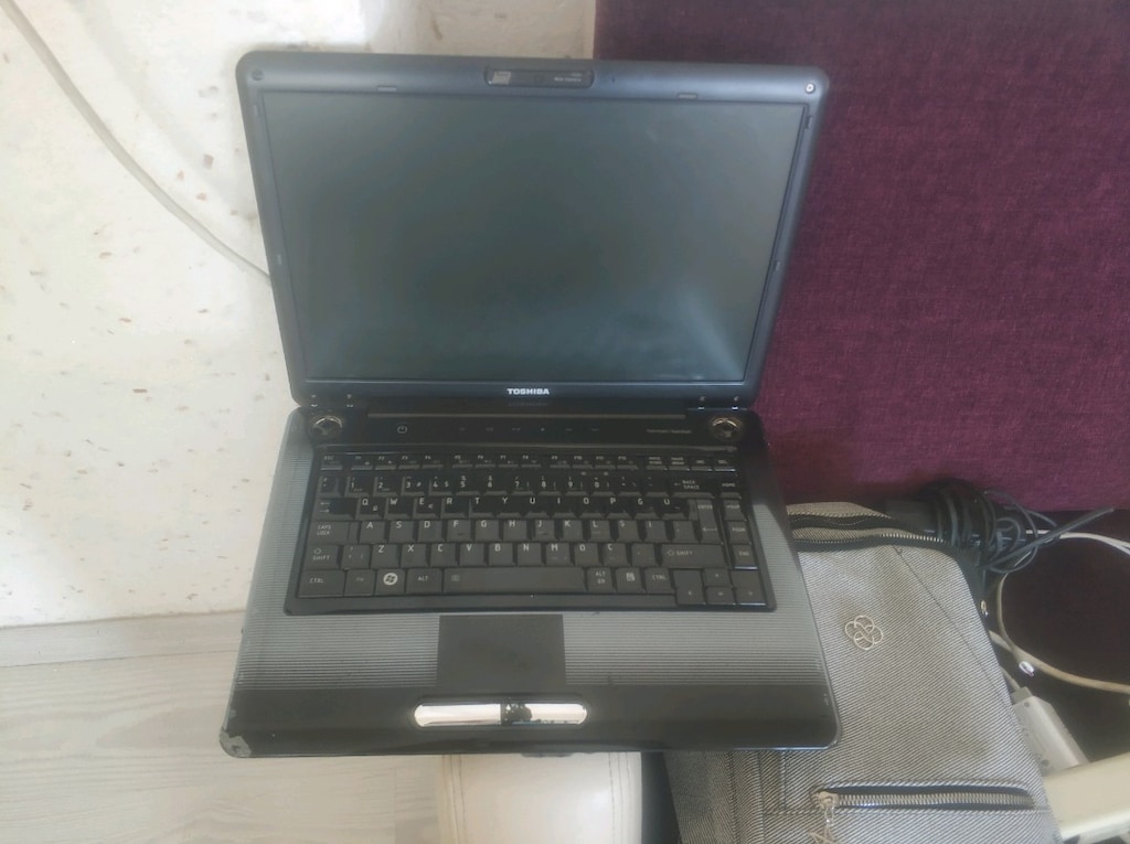 Toşhiba büyük ekran 4 GB rem temiz laptop - 6