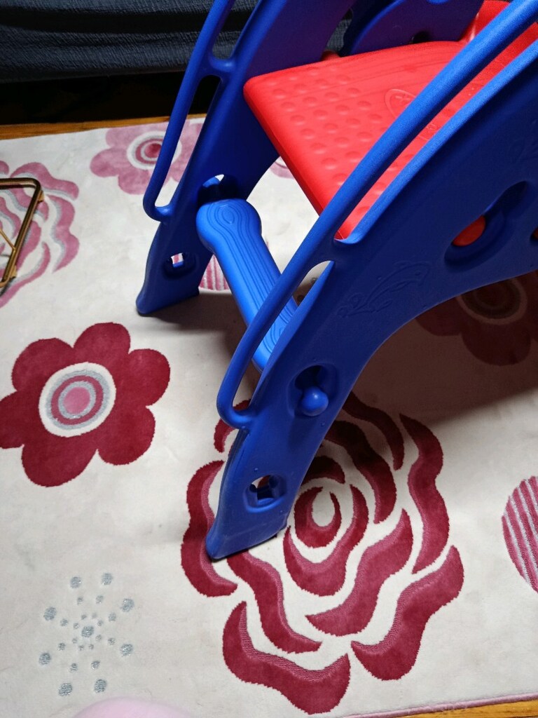 ebebek mikromax kaydırak ilk basamak kırık ama yüksek değl uygun tuttm - 9